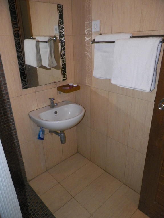 Ariandri Boutique Guesthouse Bandung Værelse billede