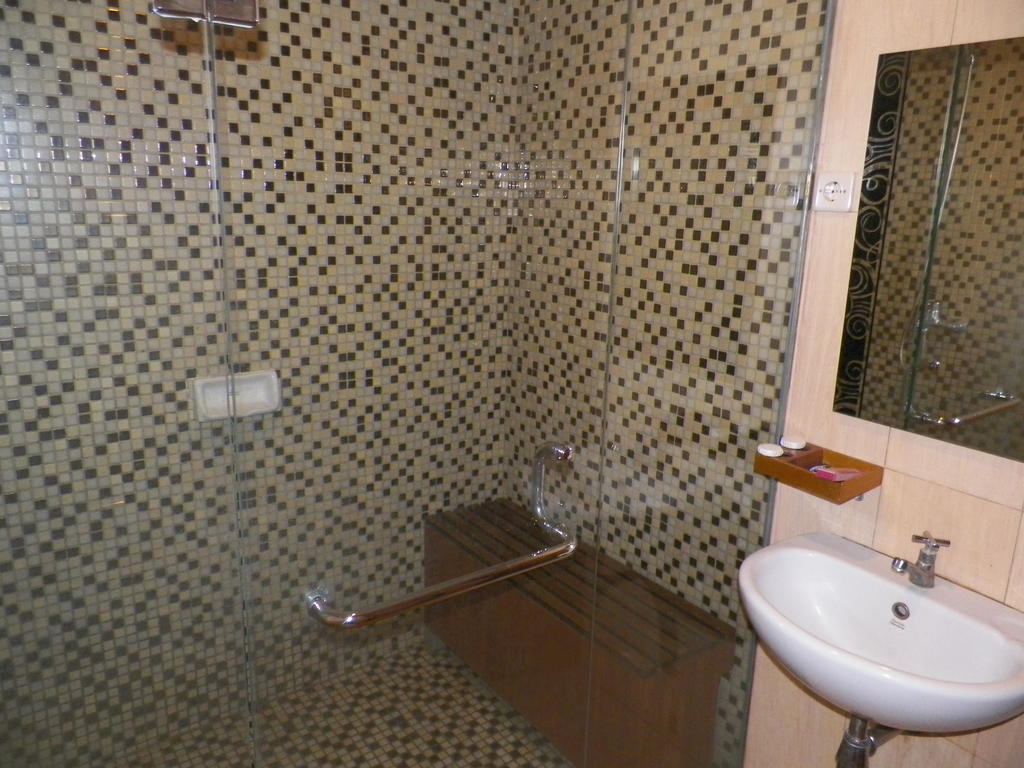 Ariandri Boutique Guesthouse Bandung Værelse billede